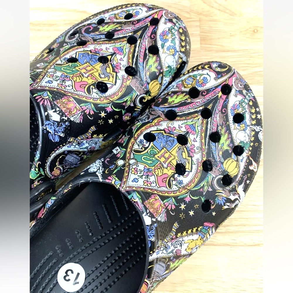 NWOT Crocs Classic Harry Potter x Vera Bradley Collaboration Clogs Shoes - Picture 3 of 10